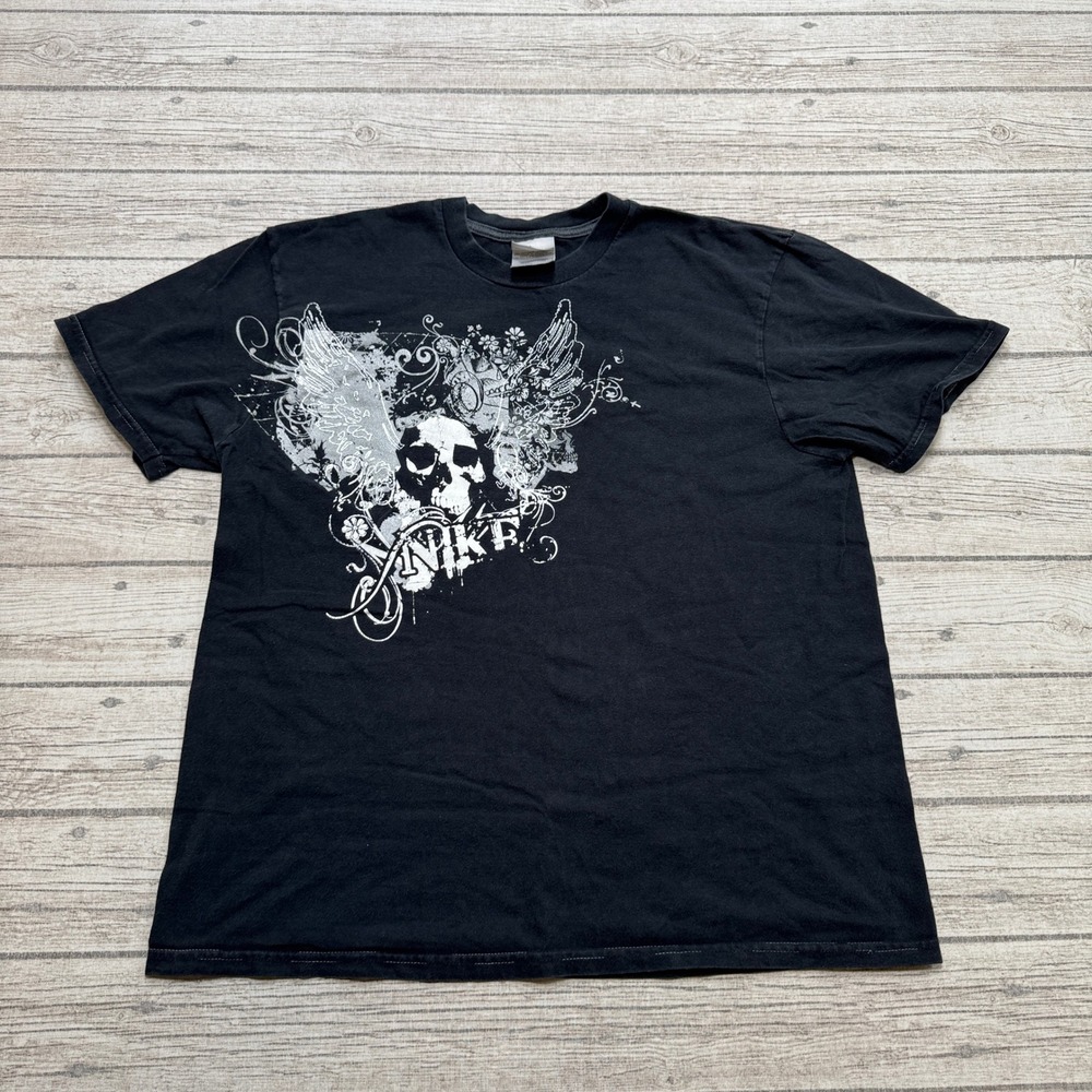 Y2K Nike T-Shirt Men's XL Black Skull Wings Graphic Silver Tag Streetwear Skater